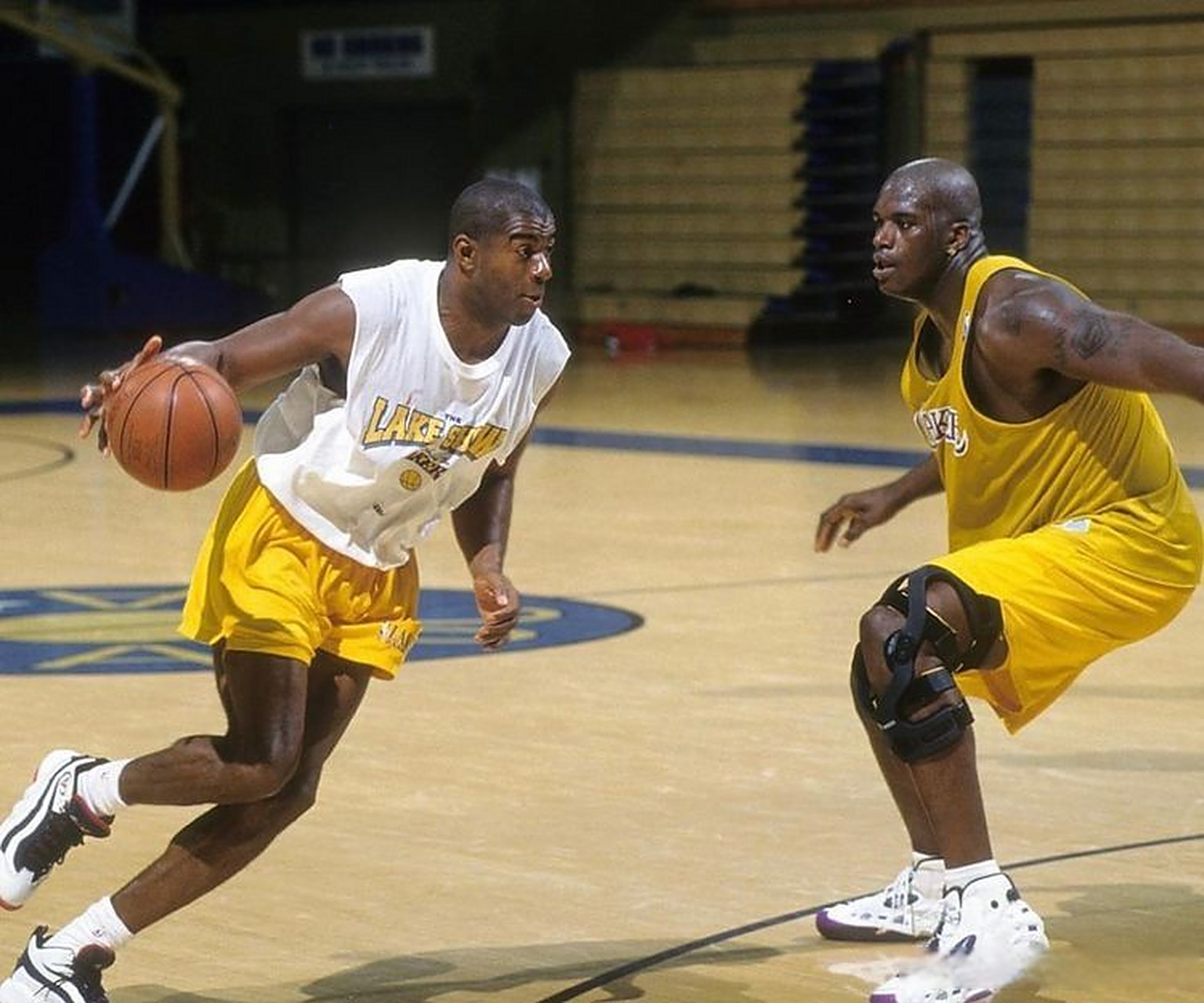 击打动作都 击打动作都