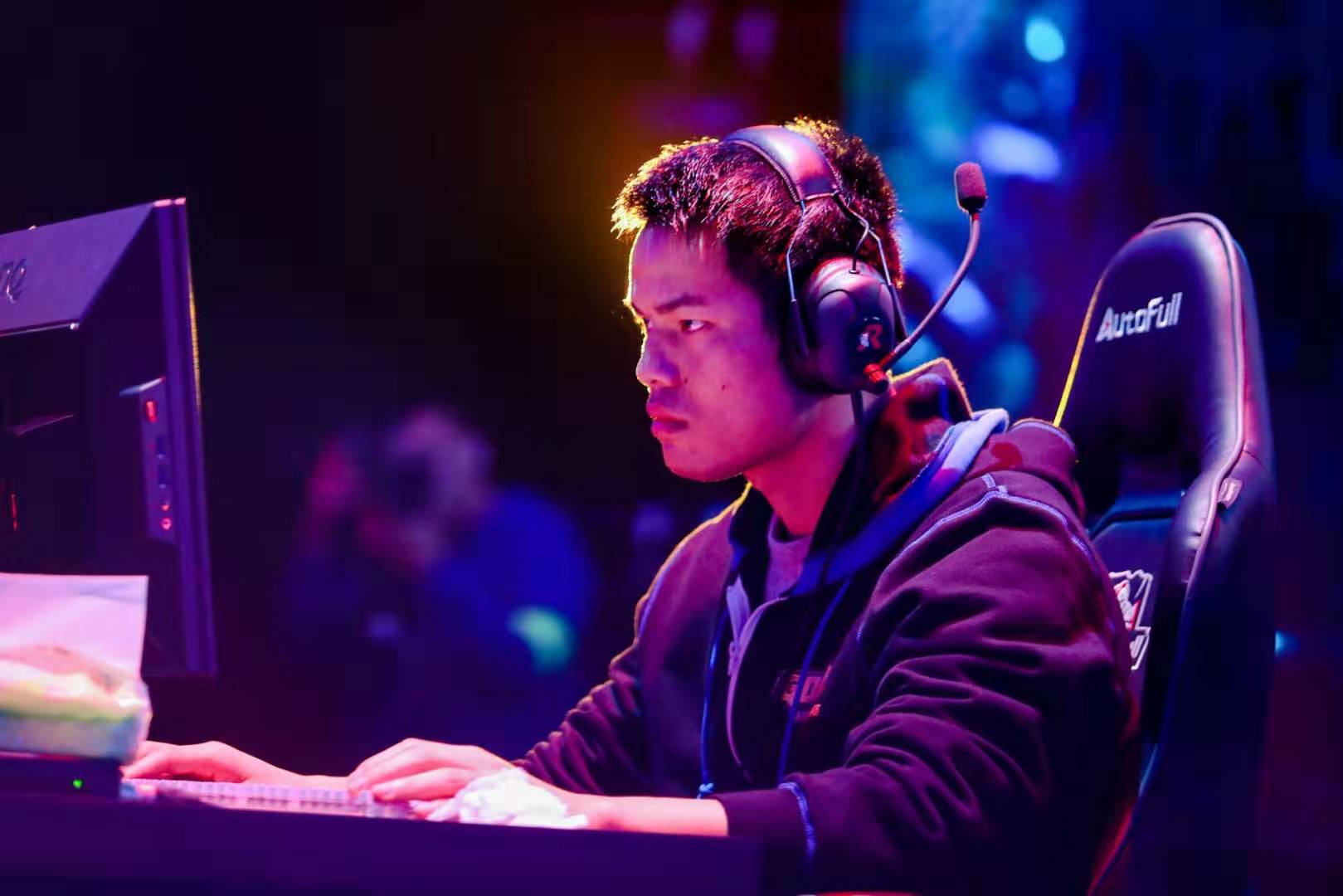 他们期望未 他们期望未